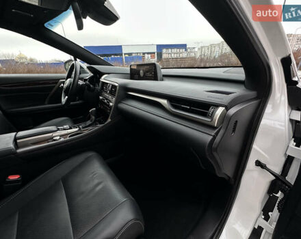Белый Лексус РХ, объемом двигателя 3.5 л и пробегом 143 тыс. км за 33500 $, фото 145 на Automoto.ua