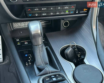 Белый Лексус РХ, объемом двигателя 2 л и пробегом 139 тыс. км за 42000 $, фото 44 на Automoto.ua