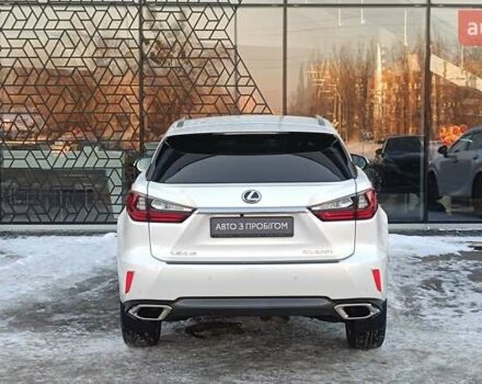 Белый Лексус РХ, объемом двигателя 2 л и пробегом 38 тыс. км за 38475 $, фото 3 на Automoto.ua