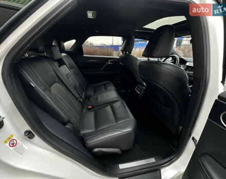 Белый Лексус РХ, объемом двигателя 3.5 л и пробегом 143 тыс. км за 33500 $, фото 138 на Automoto.ua