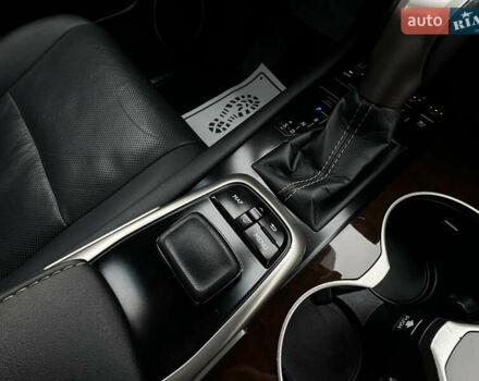 Белый Лексус РХ, объемом двигателя 3.5 л и пробегом 143 тыс. км за 33500 $, фото 160 на Automoto.ua