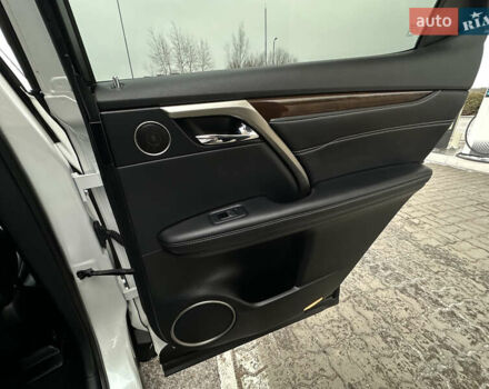 Белый Лексус РХ, объемом двигателя 3.5 л и пробегом 143 тыс. км за 33500 $, фото 140 на Automoto.ua