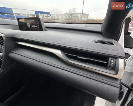 Белый Лексус РХ, объемом двигателя 3.5 л и пробегом 143 тыс. км за 33500 $, фото 165 на Automoto.ua