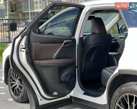 Білий Лексус РХ, об'ємом двигуна 2 л та пробігом 124 тис. км за 33900 $, фото 29 на Automoto.ua