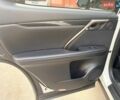 Білий Лексус РХ, об'ємом двигуна 2 л та пробігом 151 тис. км за 31500 $, фото 18 на Automoto.ua