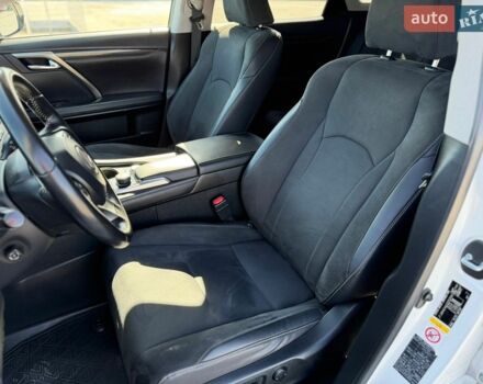 Белый Лексус РХ, объемом двигателя 2 л и пробегом 142 тыс. км за 29900 $, фото 26 на Automoto.ua