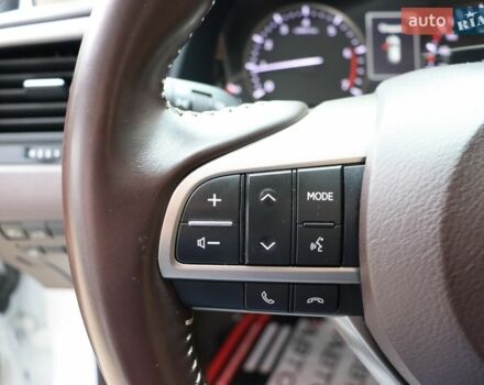 Белый Лексус РХ, объемом двигателя 2 л и пробегом 32 тыс. км за 38900 $, фото 16 на Automoto.ua