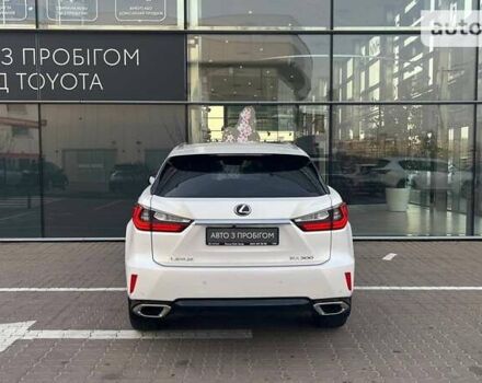 Білий Лексус РХ, об'ємом двигуна 2 л та пробігом 56 тис. км за 35803 $, фото 3 на Automoto.ua