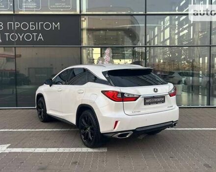 Білий Лексус РХ, об'ємом двигуна 2 л та пробігом 56 тис. км за 35803 $, фото 1 на Automoto.ua