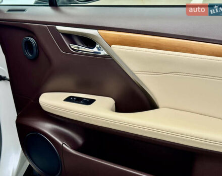 Лексус РХ 2018 в Киеве на Automoto.ua Белый Лексус РХ, объемом двигателя 3.46 л и пробегом 135 тыс. км за 29999 $, фото 39 на Automoto.ua