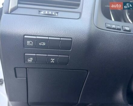 Белый Лексус РХ, объемом двигателя 2 л и пробегом 112 тыс. км за 44000 $, фото 62 на Automoto.ua