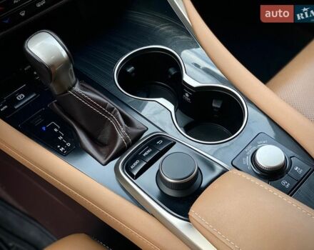 Білий Лексус РХ, об'ємом двигуна 2 л та пробігом 75 тис. км за 38000 $, фото 20 на Automoto.ua