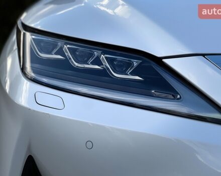 Белый Лексус РХ, объемом двигателя 2 л и пробегом 70 тыс. км за 47900 $, фото 33 на Automoto.ua