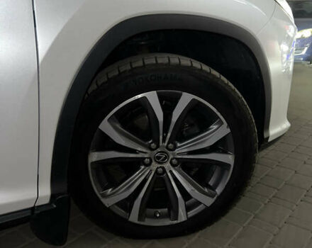 Белый Лексус РХ, объемом двигателя 2 л и пробегом 68 тыс. км за 37000 $, фото 3 на Automoto.ua