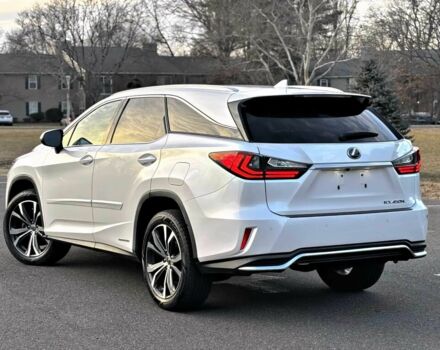 Белый Лексус РХ, объемом двигателя 3.5 л и пробегом 33 тыс. км за 30000 $, фото 4 на Automoto.ua