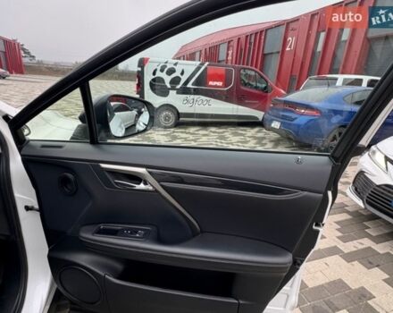 Белый Лексус РХ, объемом двигателя 2 л и пробегом 134 тыс. км за 40000 $, фото 12 на Automoto.ua