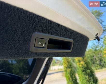 Білий Лексус РХ, об'ємом двигуна 3.5 л та пробігом 80 тис. км за 45500 $, фото 138 на Automoto.ua