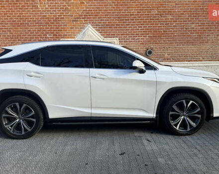 Белый Лексус РХ, объемом двигателя 2 л и пробегом 66 тыс. км за 47999 $, фото 1 на Automoto.ua