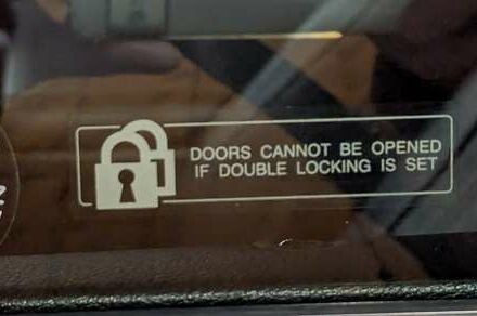 Белый Лексус РХ, объемом двигателя 3.46 л и пробегом 57 тыс. км за 42900 $, фото 6 на Automoto.ua