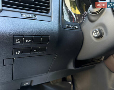 Белый Лексус РХ, объемом двигателя 2 л и пробегом 157 тыс. км за 33000 $, фото 27 на Automoto.ua