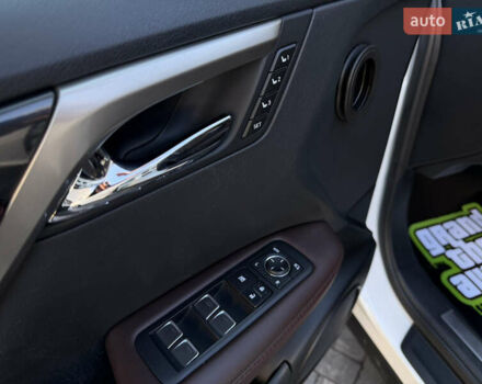 Білий Лексус РХ, об'ємом двигуна 2 л та пробігом 157 тис. км за 33000 $, фото 31 на Automoto.ua