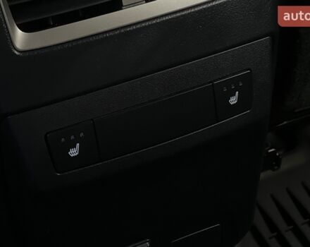 Белый Лексус РХ, объемом двигателя 2 л и пробегом 70 тыс. км за 47900 $, фото 27 на Automoto.ua