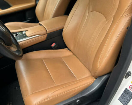 Белый Лексус РХ, объемом двигателя 2 л и пробегом 78 тыс. км за 41000 $, фото 6 на Automoto.ua