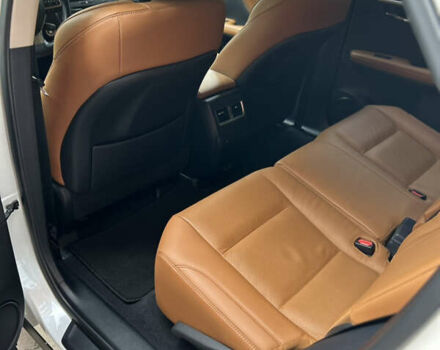 Белый Лексус РХ, объемом двигателя 2 л и пробегом 78 тыс. км за 41000 $, фото 7 на Automoto.ua