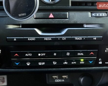 Белый Лексус РХ, объемом двигателя 2 л и пробегом 70 тыс. км за 47900 $, фото 19 на Automoto.ua