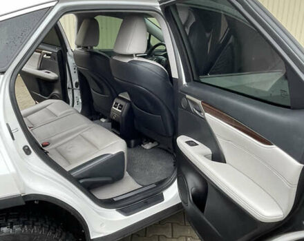 Білий Лексус РХ, об'ємом двигуна 3.46 л та пробігом 68 тис. км за 32500 $, фото 8 на Automoto.ua