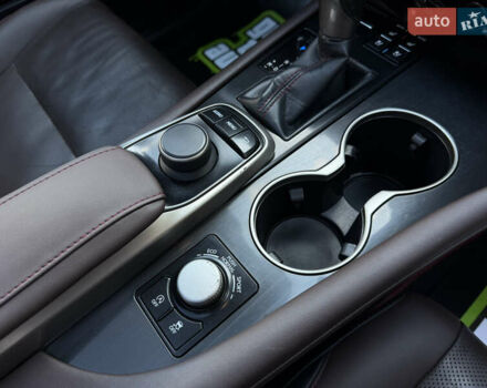 Білий Лексус РХ, об'ємом двигуна 2 л та пробігом 157 тис. км за 33000 $, фото 29 на Automoto.ua