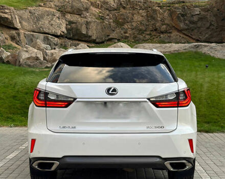 Белый Лексус РХ, объемом двигателя 2 л и пробегом 68 тыс. км за 41000 $, фото 4 на Automoto.ua