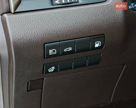 Белый Лексус РХ, объемом двигателя 3.5 л и пробегом 58 тыс. км за 49890 $, фото 26 на Automoto.ua