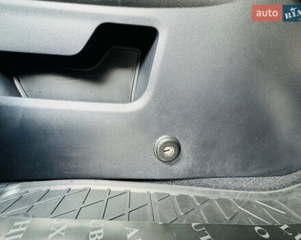 Белый Лексус РХ, объемом двигателя 3.46 л и пробегом 135 тыс. км за 44444 $, фото 83 на Automoto.ua