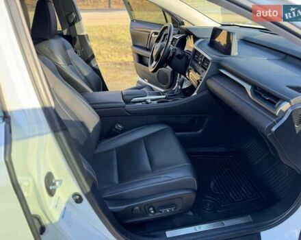 Белый Лексус РХ, объемом двигателя 2 л и пробегом 73 тыс. км за 43700 $, фото 19 на Automoto.ua