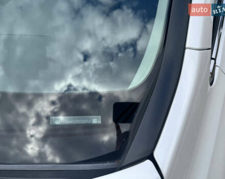 Белый Лексус РХ, объемом двигателя 2 л и пробегом 69 тыс. км за 46800 $, фото 33 на Automoto.ua