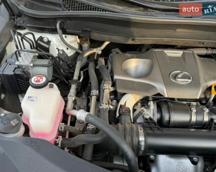 Белый Лексус РХ, объемом двигателя 2 л и пробегом 71 тыс. км за 40900 $, фото 29 на Automoto.ua