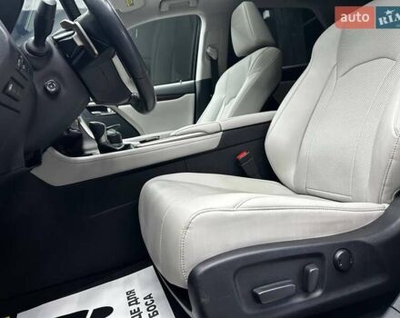 Лексус РХ 2020 в Черновцах на Automoto.ua Белый Лексус РХ, объемом двигателя 3.46 л и пробегом 80 тыс. км за 44000 $, фото 13 на Automoto.ua