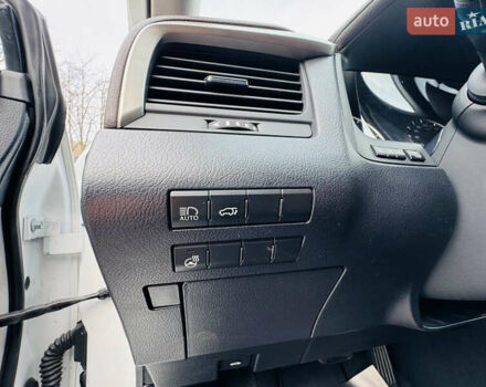 Белый Лексус РХ, объемом двигателя 3.46 л и пробегом 135 тыс. км за 44444 $, фото 95 на Automoto.ua