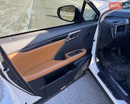 Белый Лексус РХ, объемом двигателя 2 л и пробегом 70 тыс. км за 41500 $, фото 11 на Automoto.ua