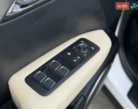 Белый Лексус РХ, объемом двигателя 3.5 л и пробегом 92 тыс. км за 37500 $, фото 34 на Automoto.ua