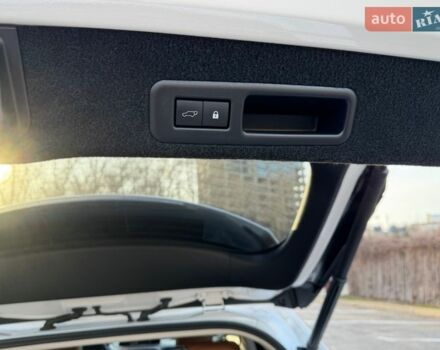 Белый Лексус РХ, объемом двигателя 2 л и пробегом 71 тыс. км за 40900 $, фото 17 на Automoto.ua