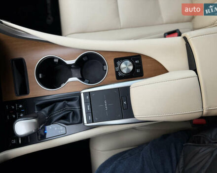 Белый Лексус РХ, объемом двигателя 3.5 л и пробегом 92 тыс. км за 37500 $, фото 52 на Automoto.ua