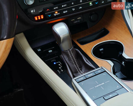 Белый Лексус РХ, объемом двигателя 3.5 л и пробегом 58 тыс. км за 49890 $, фото 16 на Automoto.ua