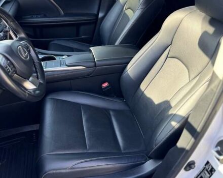 Белый Лексус РХ, объемом двигателя 2 л и пробегом 73 тыс. км за 43700 $, фото 11 на Automoto.ua