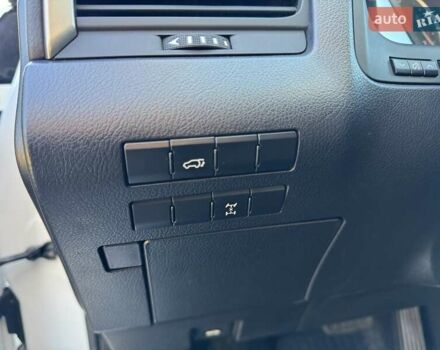 Белый Лексус РХ, объемом двигателя 2 л и пробегом 73 тыс. км за 43700 $, фото 13 на Automoto.ua