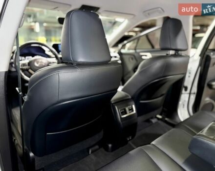 Білий Лексус РХ, об'ємом двигуна 2 л та пробігом 69 тис. км за 43500 $, фото 26 на Automoto.ua