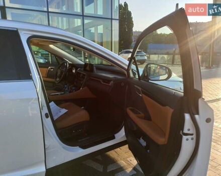 Білий Лексус РХ, об'ємом двигуна 2 л та пробігом 19 тис. км за 52500 $, фото 2 на Automoto.ua