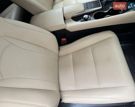 Білий Лексус РХ, об'ємом двигуна 2 л та пробігом 56 тис. км за 46700 $, фото 15 на Automoto.ua