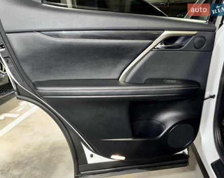 Білий Лексус РХ, об'ємом двигуна 2 л та пробігом 69 тис. км за 48500 $, фото 32 на Automoto.ua